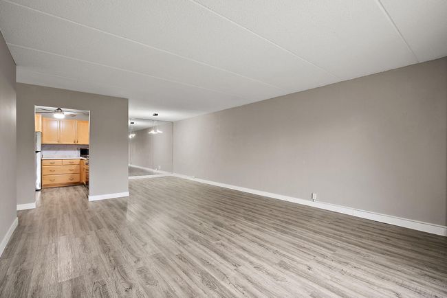 APT-409 - 10411 Cedar Lake Rd, Condo with 2 bedrooms, 2 bathrooms and null parking in Minnetonka MN | Image 11