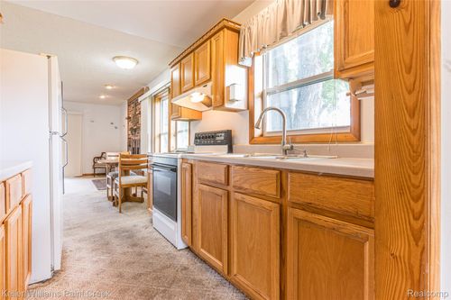 3795 Lakeshore Dr, Gladwin, MI, 48624-7804 | Card Image