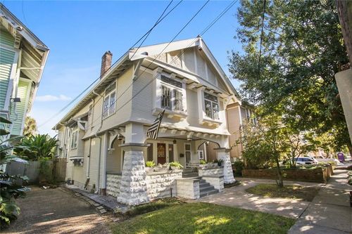 1327 Pine St, New Orleans, LA, 70118-5220 | Card Image