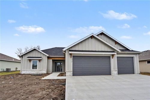 1210 Alexander Ct, Ottawa, KS, 66067-7200 | Card Image