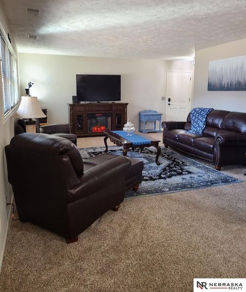 apt-123-12727 Woodcrest Plz, Omaha, NE, 68137-3236 | Card Image