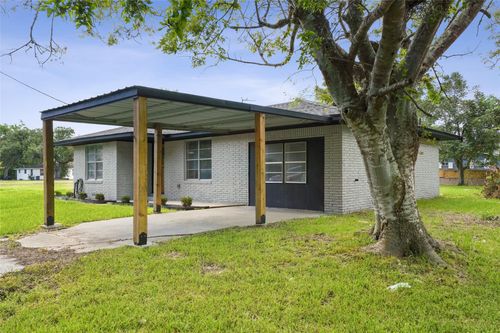 1300 Basin St, Bay City, TX, 77414-7113 | Card Image