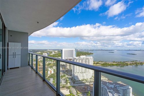 3704-501 Ne 31st St, Miami, FL, 33137-4497 | Card Image