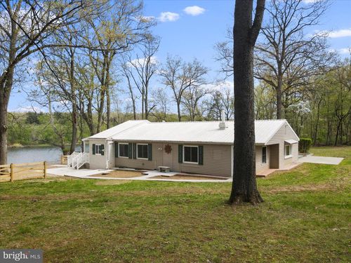 112 Riverview Dr, FALLING WATERS, WV, 25419-3726 | Card Image