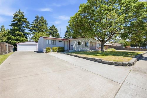1026 Birch Ave, Richland, WA, 99354-3073 | Card Image