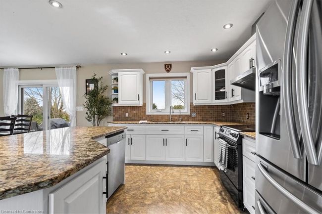 4566 Meadowview Dr, House other with 6 bedrooms, 3 bathrooms and 6 parking in Sebringville ON | Image 11