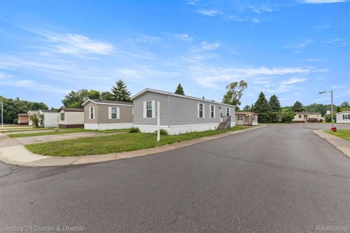 76 Fawn Lake Dr, Walled Lake, MI, 48390 | Card Image