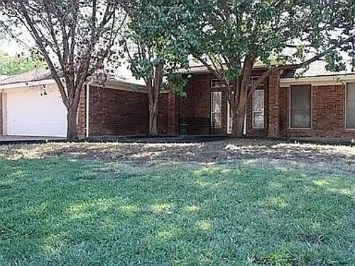 34 High Life Cir, Abilene, TX, 79606-3440 | Card Image