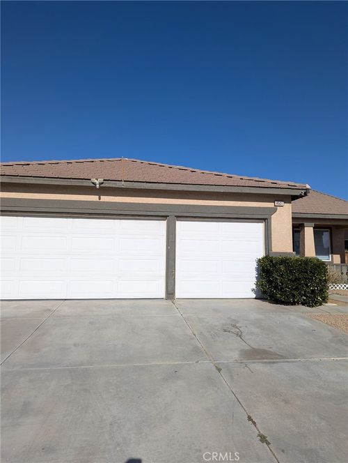 14537 Oakdale Cir, Adelanto, CA, 92301-4879 | Card Image