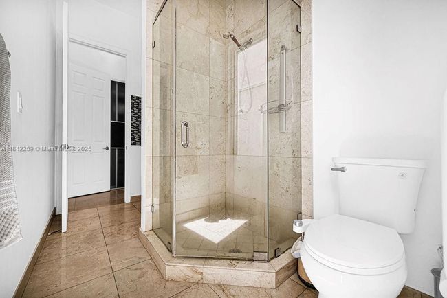 3521 Forest View Cir, House other with 5 bedrooms, 5 bathrooms and null parking in Fort Lauderdale FL | Image 18