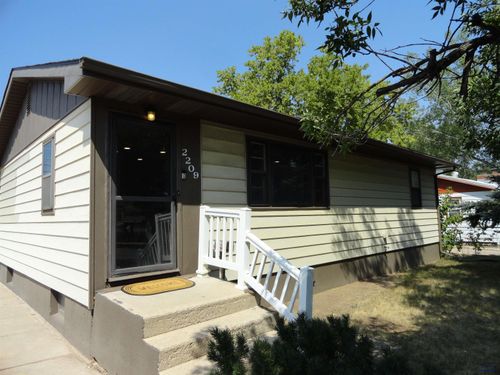 2209 5th St, Rapid City, SD, 57701-5427 | Card Image