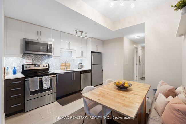 SE617 - 9199 Yonge St, Condo with 3 bedrooms, 2 bathrooms and 1 parking in Richmond Hill ON | Image 10