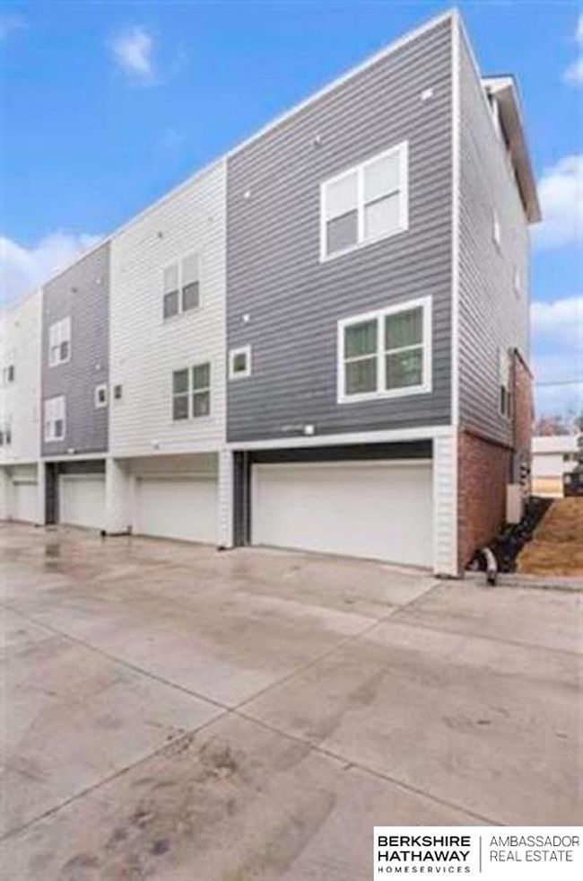 1917 Dahlman Rows Plz, Townhouse with 2 bedrooms, 3 bathrooms and 2 parking in Omaha NE | Image 34