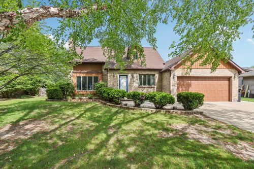 1888 Irene Rd, Sandwich, IL, 60548-9329 | Card Image