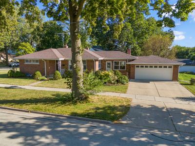 300 S Emerson Street, House other with 3 bedrooms, 1 bathrooms and 2 parking in Mount Prospect IL | Image 3