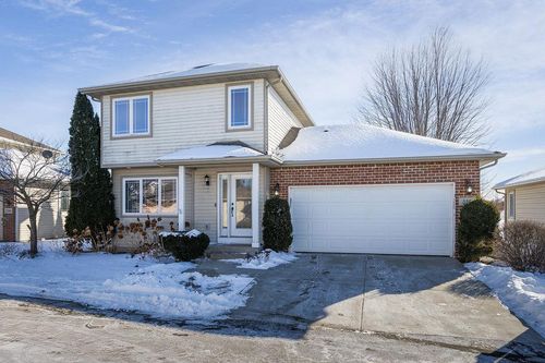 558 Lexington Drive, Oregon, WI, 53575 | Card Image