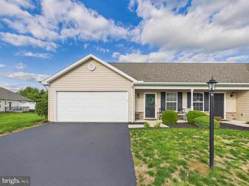19-3040 Barley Cir, DOVER, PA, 17315-4596 | Card Image