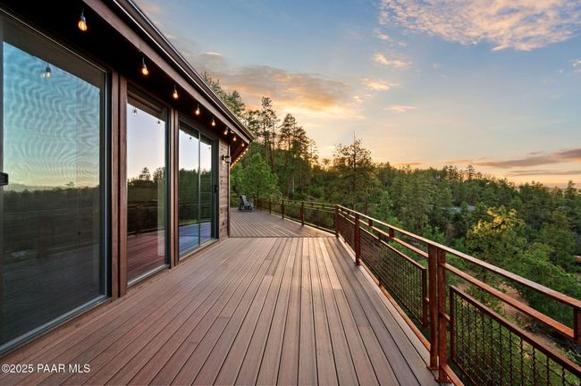 Sunset Deck with Panoramic Views | Image 15