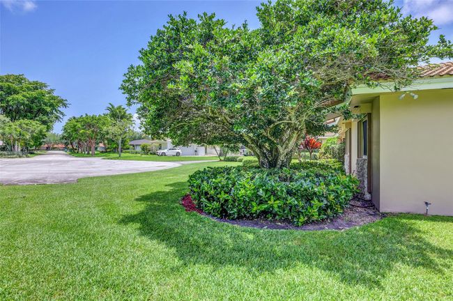 11000 Sw 75 Th Ct, House other with 5 bedrooms, 3 bathrooms and null parking in Pinecrest FL | Image 51