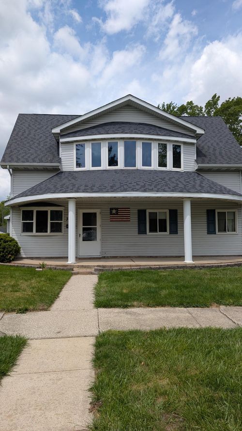 318 N Delaware St, Hobart, IN, 46342-2928 | Card Image