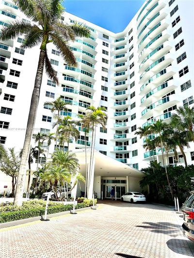 1619 - 3001 S Ocean Dr, Condo with 1 bedrooms, 1 bathrooms and null parking in Hollywood FL | Image 3