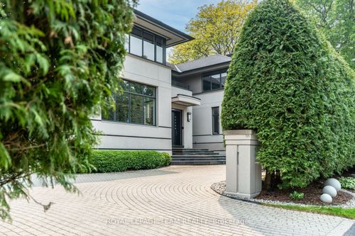 725 Manor Ave, Rockcliffe, ON, K1M0E4 | Card Image