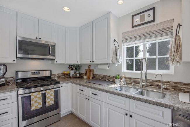 27702 Quincy St, House other with 2 bedrooms, 2 bathrooms and 2 parking in Castaic CA | Image 13