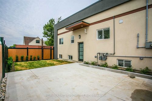 105 Irene Avenue, Hamilton, ON, L8G2B4 | Card Image