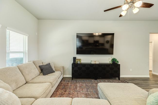 2234 Lake Forrest Dr, House other with 4 bedrooms, 2 bathrooms and 2 parking in West Columbia TX | Image 9