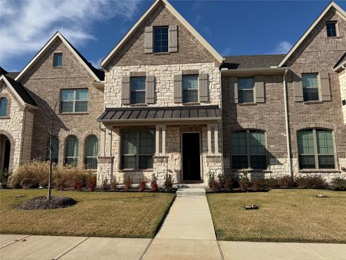 7039 Granbury Ln, Grand Prairie, TX, 75054-6877 | Card Image