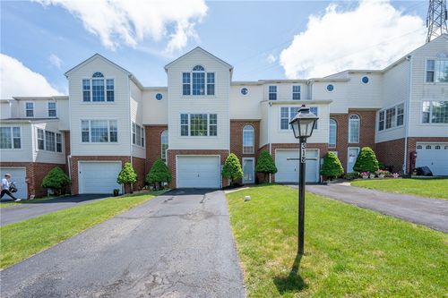 318 Links Ct, Delmont, PA, 15626-1684 | Card Image