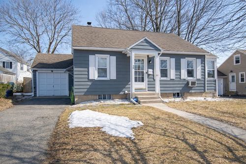 75 Gillette Cir, Springfield, MA, 01118-1223 | Card Image