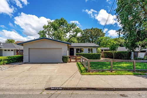 382 Dechene Ave, Sonoma, CA, 95476-3661 | Card Image