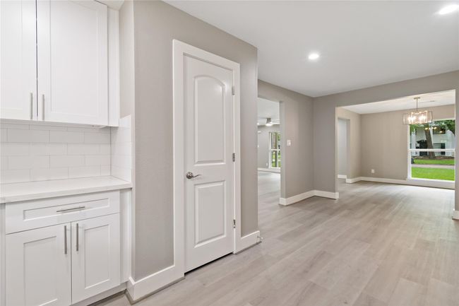 Kitchen view into breakfast room | Image 23