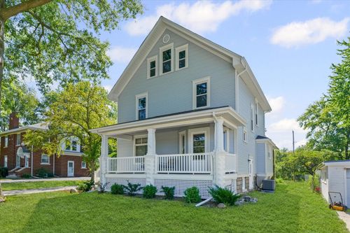 462 E Summer St, Paxton, IL, 60957-1742 | Card Image