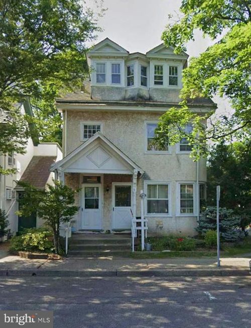 158 W State St, DOYLESTOWN, PA, 18901-3636 | Card Image