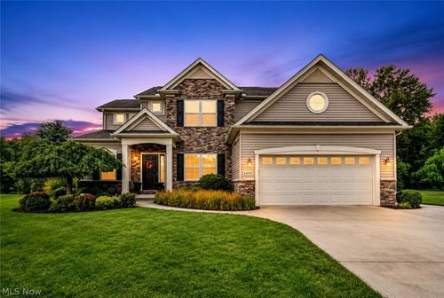 8006 Dovegate Cir, Mentor, OH, 44060-5997 | Card Image