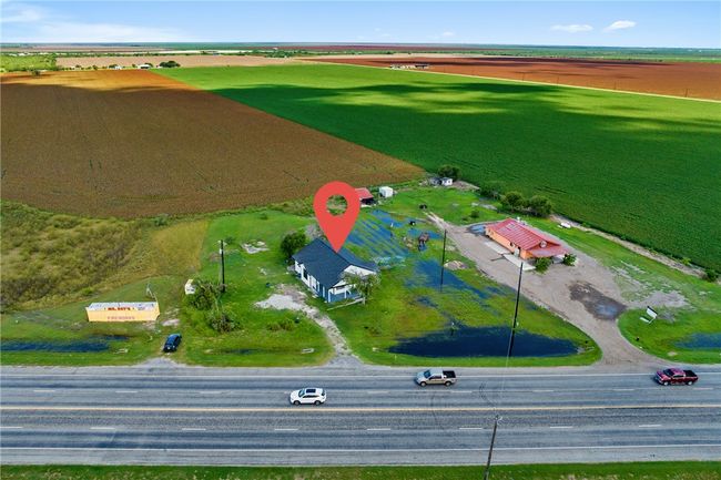598 Business Highway 77, Home with 3 bedrooms, 2 bathrooms and null parking in Bishop TX | Image 29