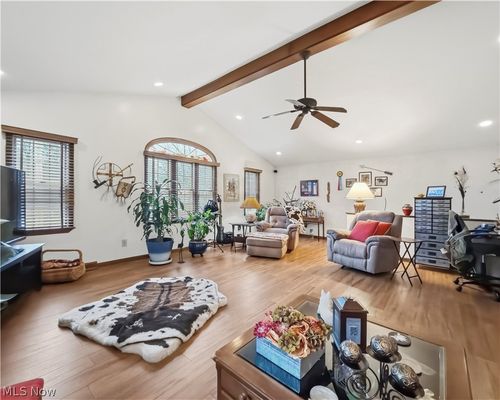 2943 Forest Ave, Niles, OH, 44446-4517 | Card Image