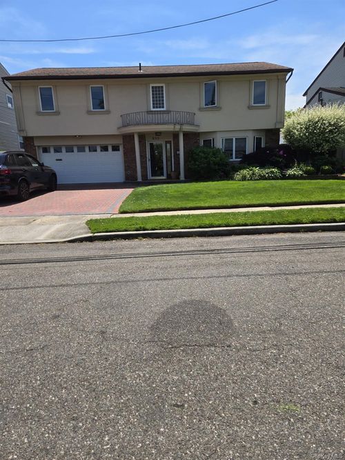 533 Halevy Dr, Cedarhurst, NY, 11516-1011 | Card Image