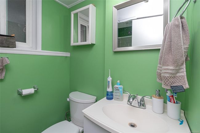 lower 2 bed suite -bathroom | Image 32