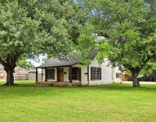 3200 Haltom Rd, Haltom City, TX, 76117-3623 | Card Image
