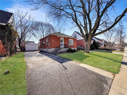 181 E 13th St, Hamilton, ON, L9A3Z6 | Card Image