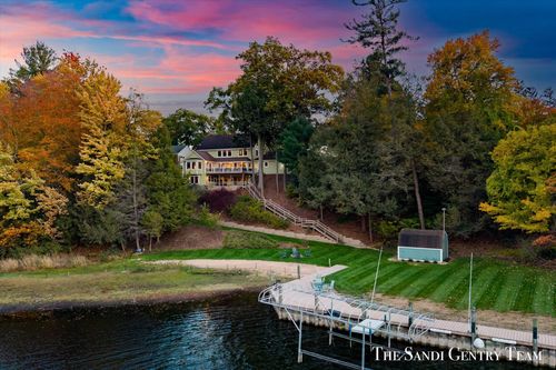 18886 Greenwood Ct, Spring Lake, MI, 49456-1169 | Card Image