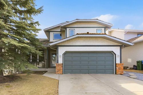 677 Hawkwood Blvd Nw, Calgary, AB, T3G2V6 | Card Image