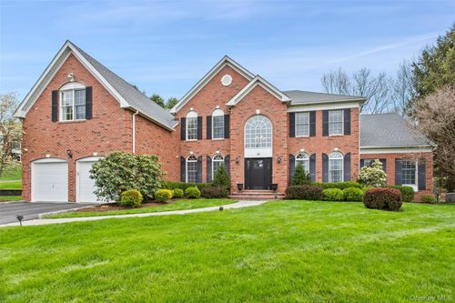 10 Kipps Ct, Somers, NY, 10589-2833 | Card Image