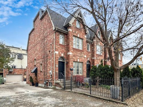 {{alt}} | Card Image