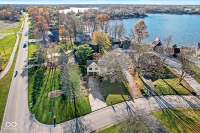 Home sits on a huge lot (.38 acres) at the corner of Stringtown Pike and Nantucket Drive. | Image 2