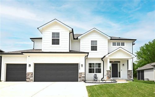 10420 N Flora Ave, Kansas City, MO, 64155-2239 | Card Image