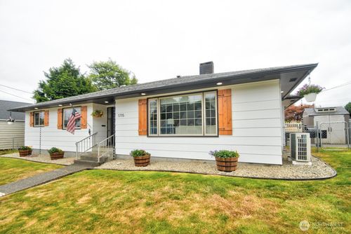 1715 W 6th St, Aberdeen, WA, 98520-1103 | Card Image
